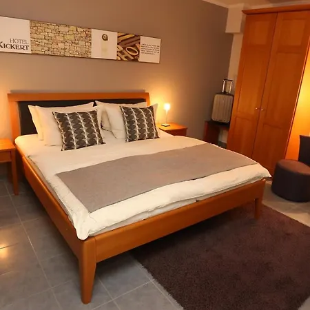 Gaestehaus Kickert فندق Mettendorf