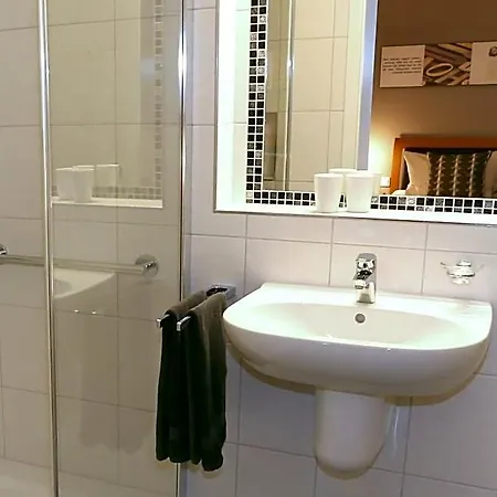 Gaestehaus Kickert فندق Mettendorf